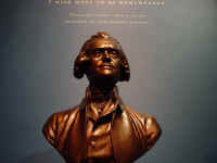 jef statue head.jpg (34015 bytes)